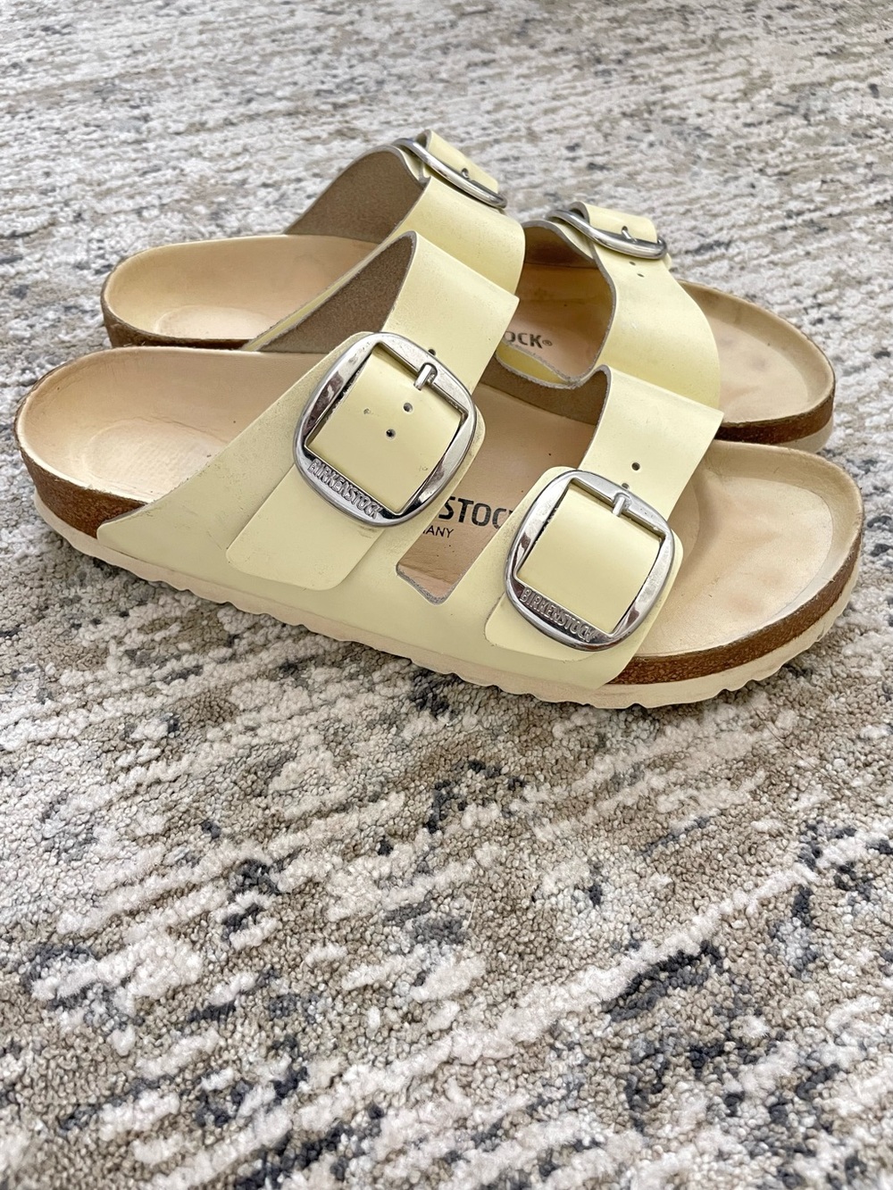 Birkenstock Arizona Big Buckle Sandals High Shine Butter Cream Size 9 (40)